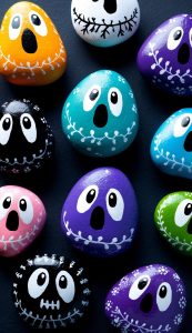 43 Cute Ghost Painted Rock Ideas for Easy Halloween Fun